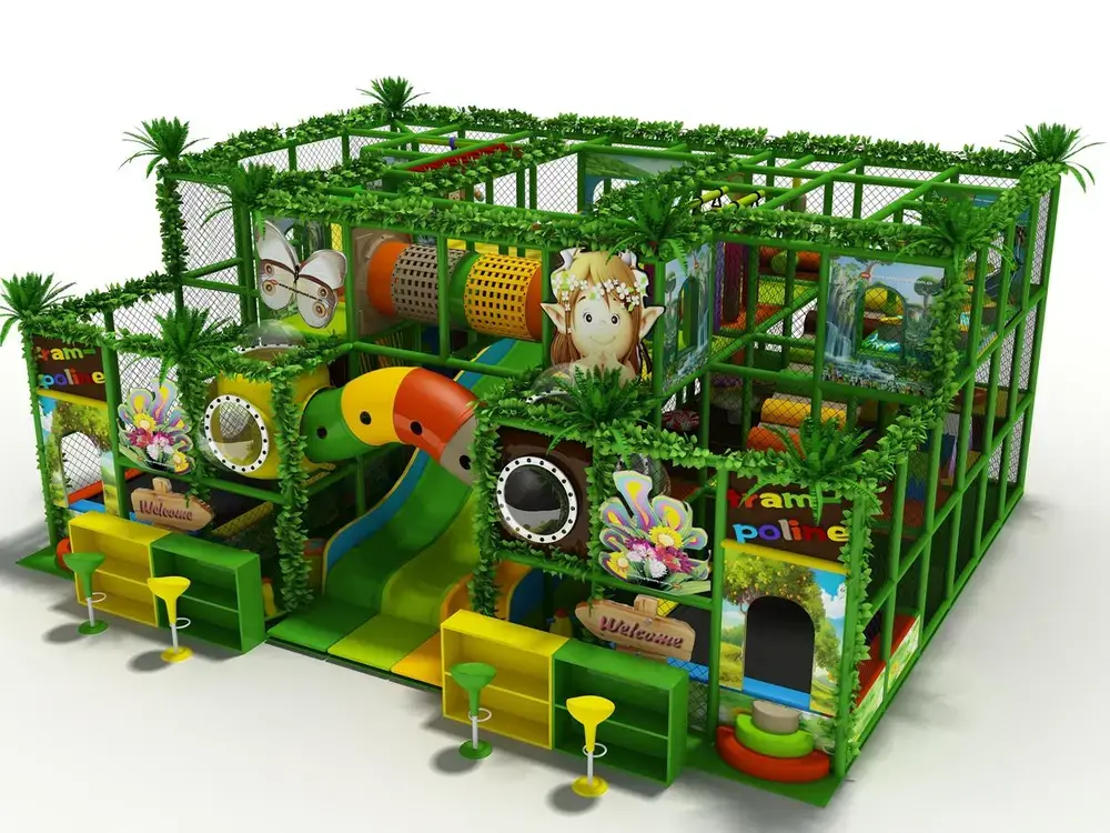 Detské ihrisko v jungle štýle s trojitou šmýkačkou a trampolínou
