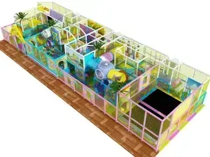 Interiérové detské ihrisko s trampolínami, tunelmi a prekážkami pre komerčné priestory