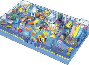 Indoor playground s viacúrovňovou konštrukciou a hernými trasami