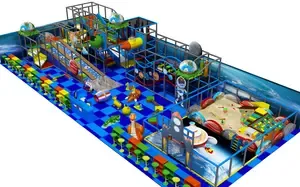 Kozmické interiérové ihrisko s preliezkami, pieskovou zónou a hernými prvkami